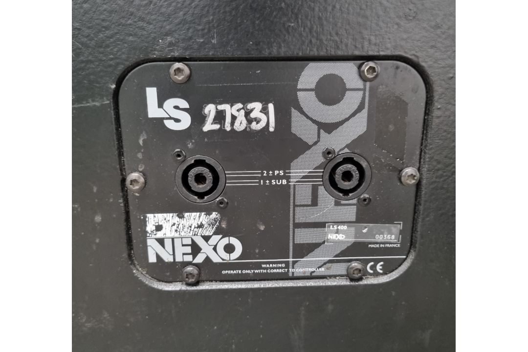 2x Nexo LS400 subwoofers with flight case - Image 3 of 7