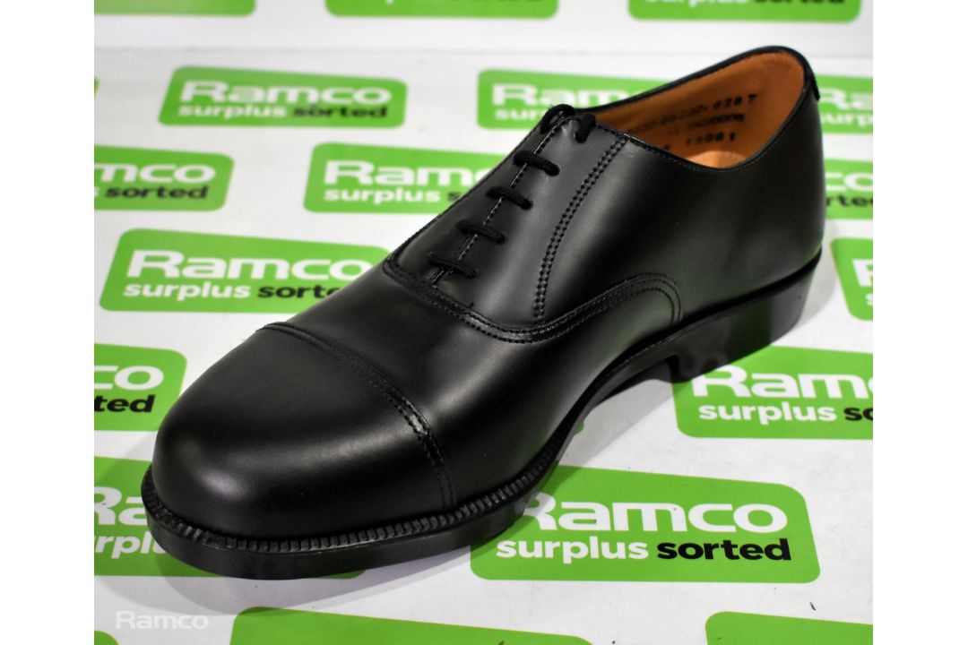 2x Pairs of British Forces service shoes with steel toe caps - Size 8M - New - Image 3 of 6