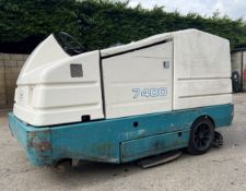 Tennant 7400 scrubber dryer – 2001 – gas