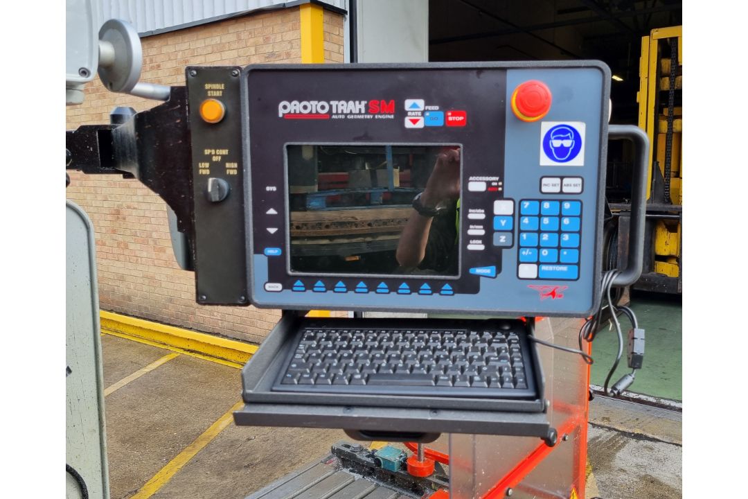 XYZ SM 3500 Turret milling machine - W 2180 x D 1960 x H 2250mm - full details in description - Image 3 of 15