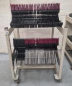 Assortment of mixed size Mirae feeders - red and black - see pictures