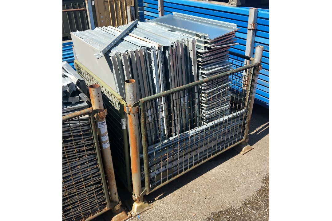90x Metal shelf panels & 23x Metal cross beam/shelf bracket - Full details in description - Image 2 of 3