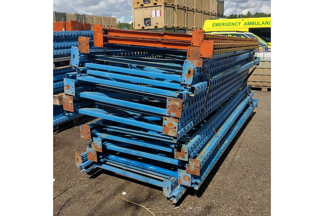 17x Blue uprights & 2x Orange uprights - Full details in description - Image 3 of 4
