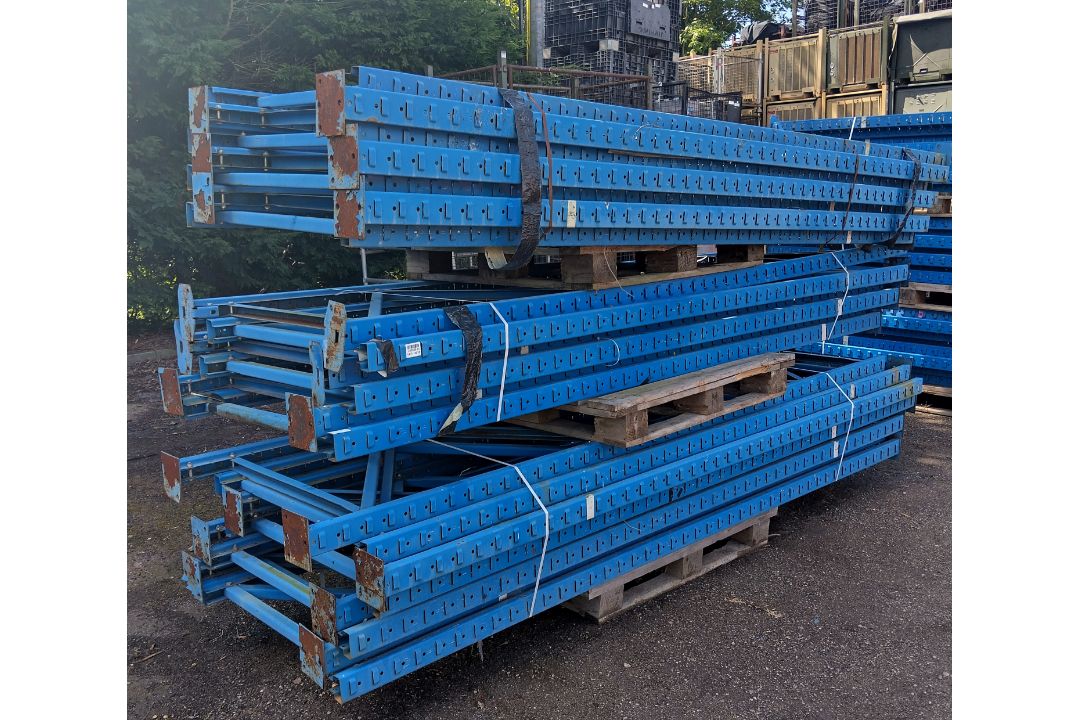 21x Blue uprights - Full details in description - Image 1 of 3
