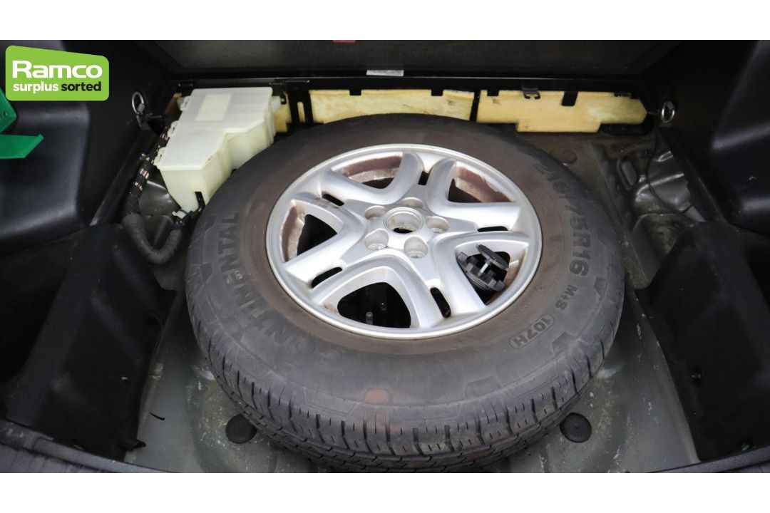 Land Rover Freelander 2 S TD4 2179CC diesel - AV09 DFZ - Black - 97684 miles - MOT 23/05/2025 - Image 28 of 57