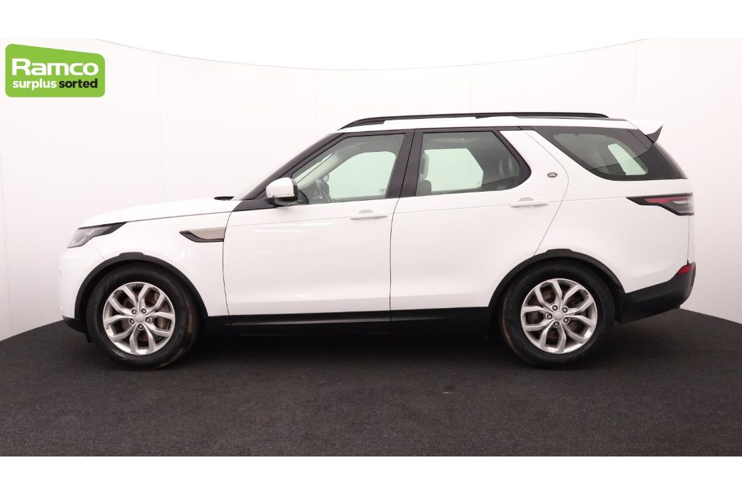 Land Rover Discovery 5 SDV6 3.0 DSE – BA68 OML - Image 8 of 57