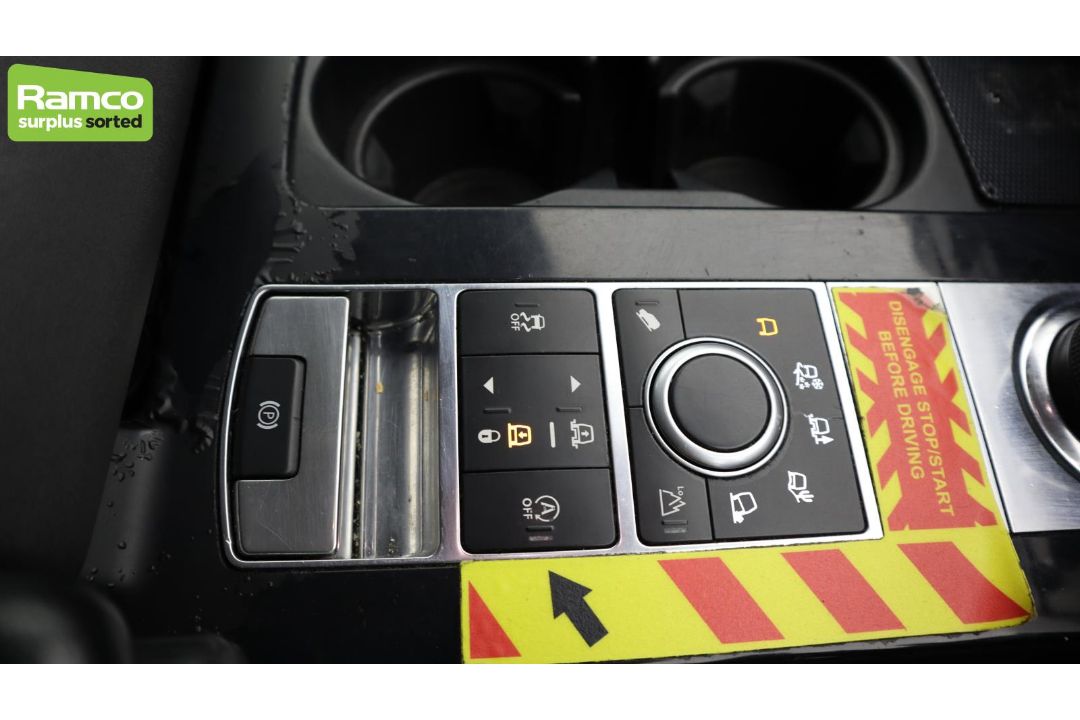 Land Rover Discovery 5 SDV6 3.0 DSE – BA68 OZN - Image 20 of 59
