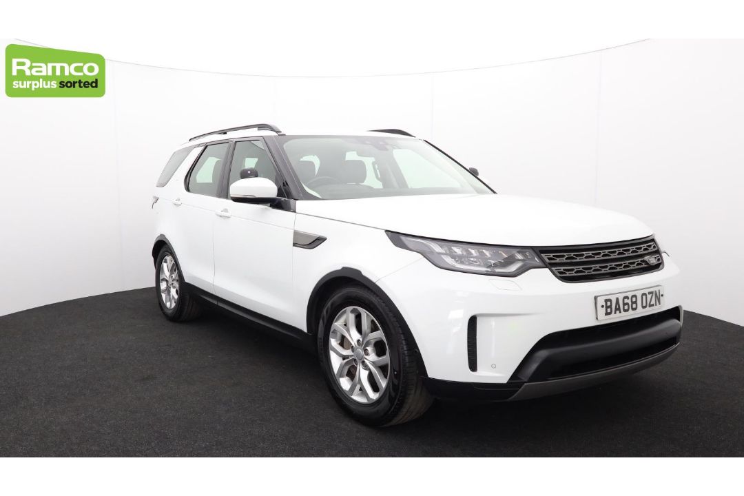 Land Rover Discovery 5 SDV6 3.0 DSE – BA68 OZN - Image 3 of 59