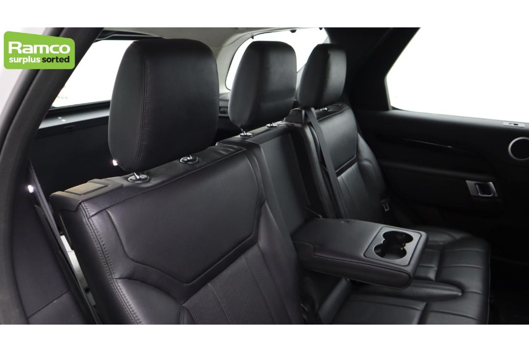 Land Rover Discovery 5 SDV6 3.0 DSE – BA68 OZN - Image 23 of 59