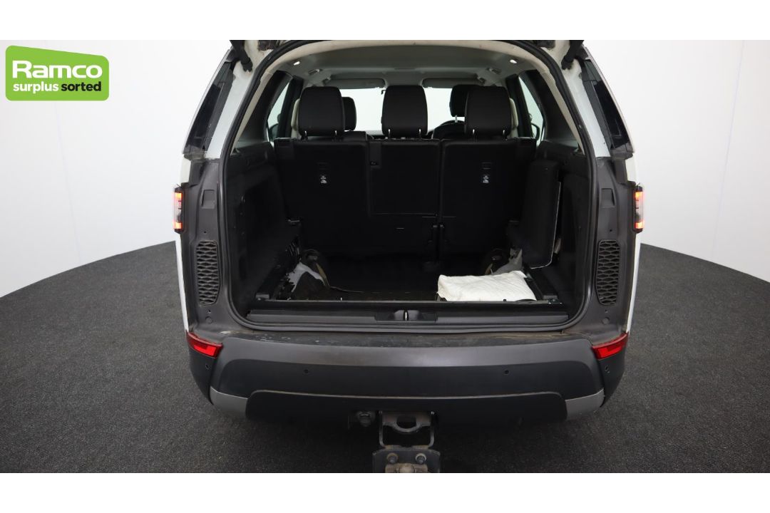 Land Rover Discovery 5 SDV6 3.0 DSE – BA68 OZN - Image 26 of 59