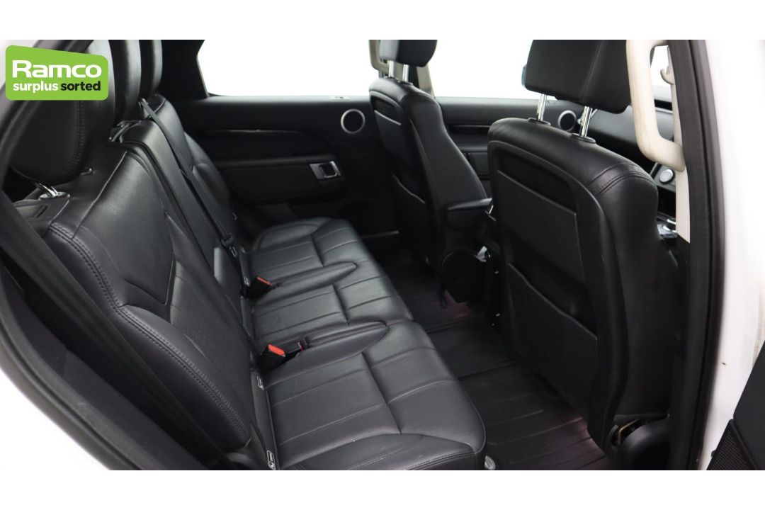 Land Rover Discovery 5 SDV6 3.0 DSE – BA68 OML - Image 22 of 57