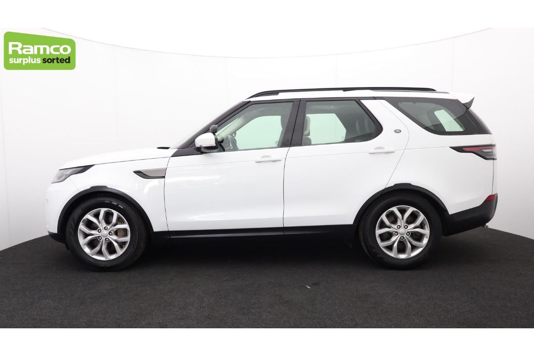 Land Rover Discovery 5 SDV6 3.0 DSE – BA68 OZN - Image 8 of 59