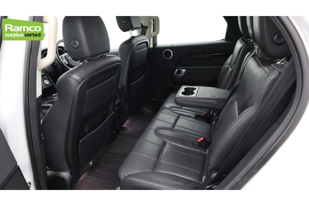 Land Rover Discovery 5 SDV6 3.0 DSE – BA68 OZN - Image 30 of 59