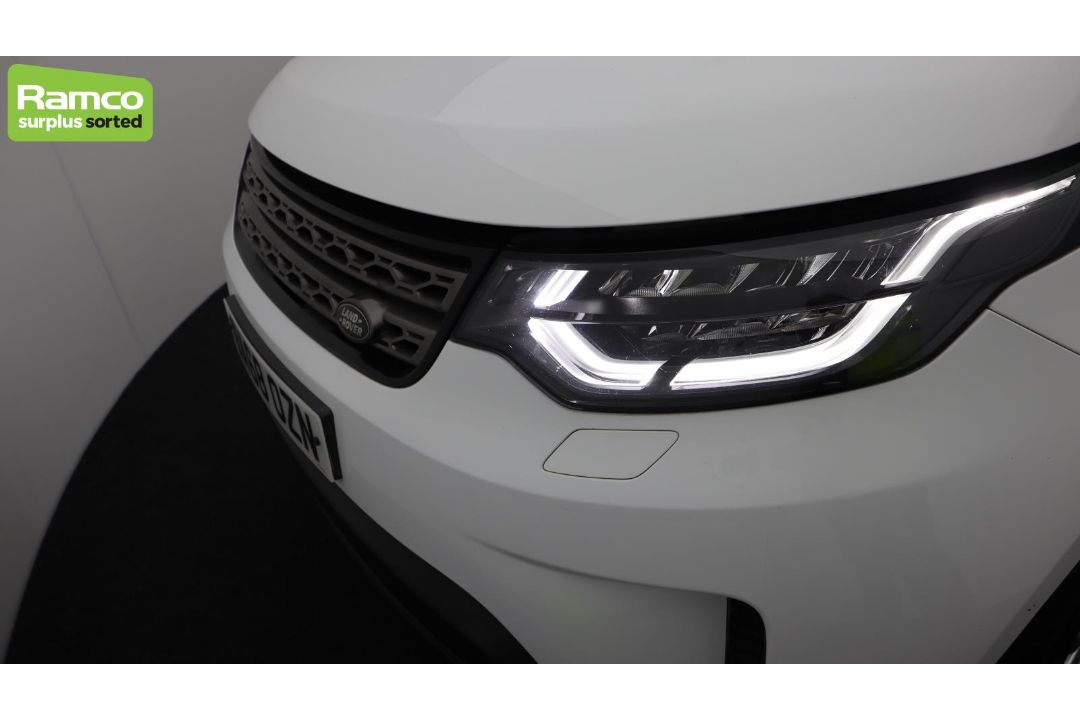 Land Rover Discovery 5 SDV6 3.0 DSE – BA68 OZN - Image 39 of 59