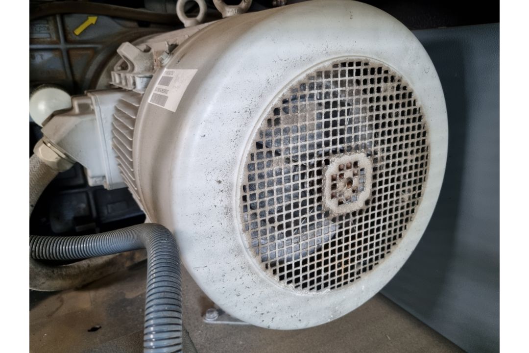 Atlas Copco ZT50 VSD FF Oil free rotary screw air compressor - full details in the description - Image 11 of 18