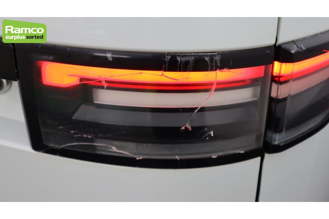 Land Rover Discovery 5 SDV6 3.0 DSE – BA68 OML - Image 53 of 57