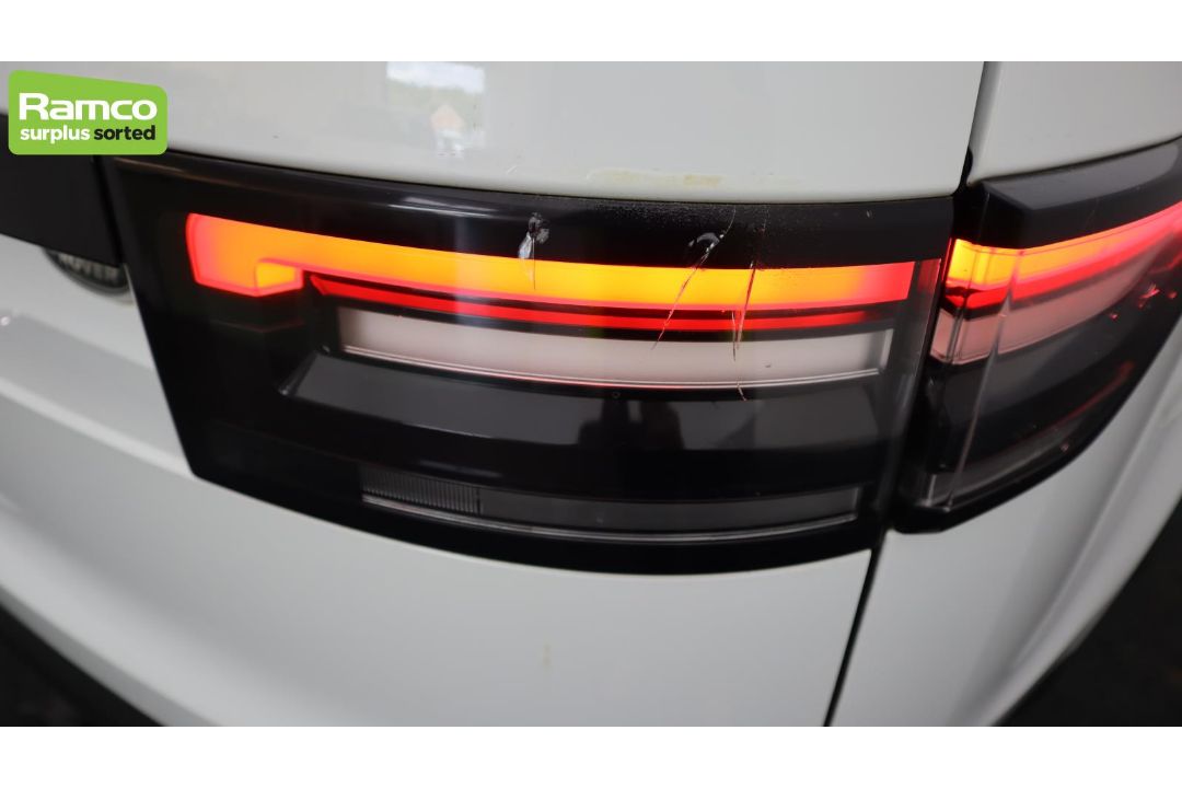 Land Rover Discovery 5 SDV6 3.0 DSE – BA68 OZN - Image 49 of 59