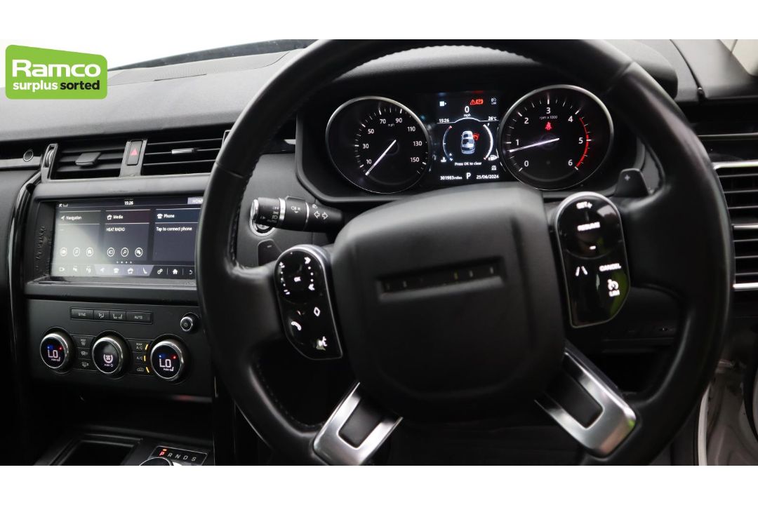 Land Rover Discovery 5 SDV6 3.0 DSE – BA68 OML - Image 11 of 57