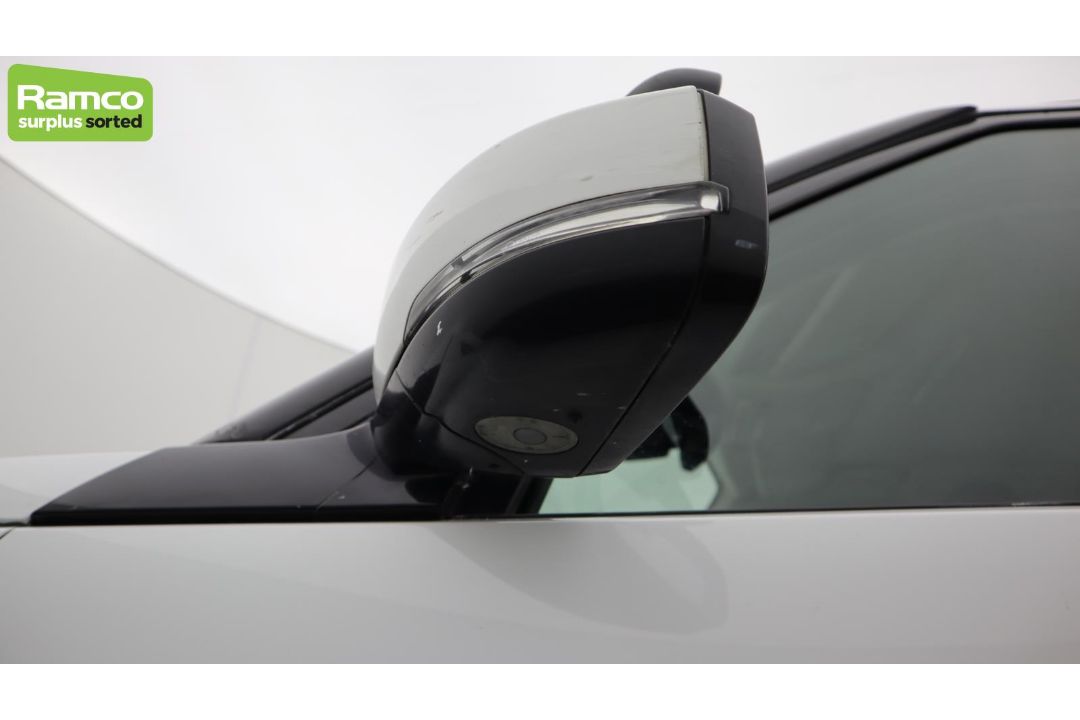 Land Rover Discovery 5 SDV6 3.0 DSE – BA68 OZN - Image 37 of 59