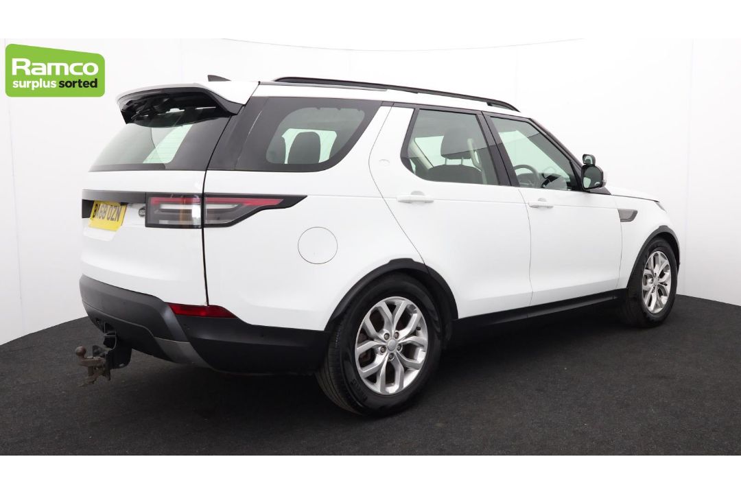 Land Rover Discovery 5 SDV6 3.0 DSE – BA68 OZN - Image 5 of 59