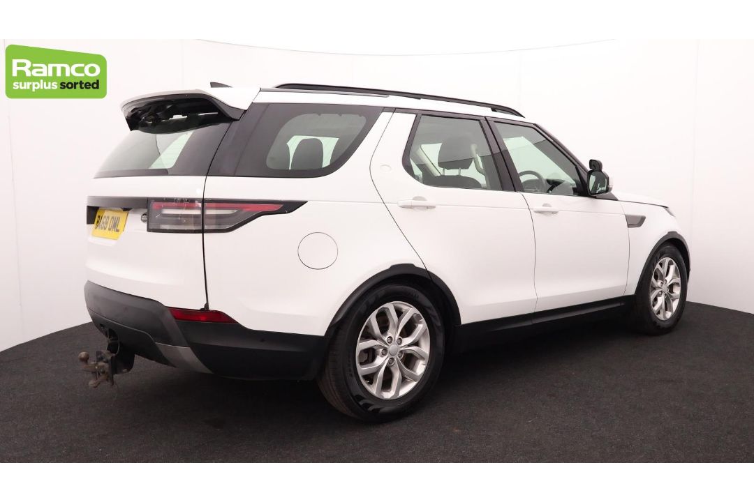 Land Rover Discovery 5 SDV6 3.0 DSE – BA68 OML - Image 5 of 57