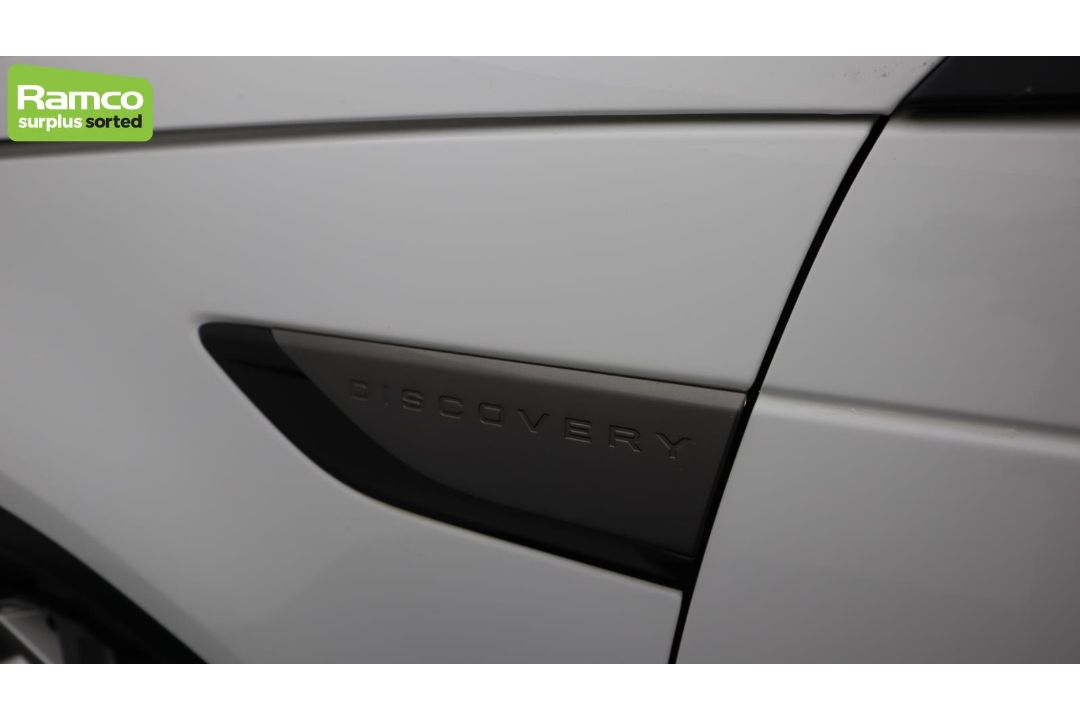 Land Rover Discovery 5 SDV6 3.0 DSE – BA68 OZN - Image 38 of 59