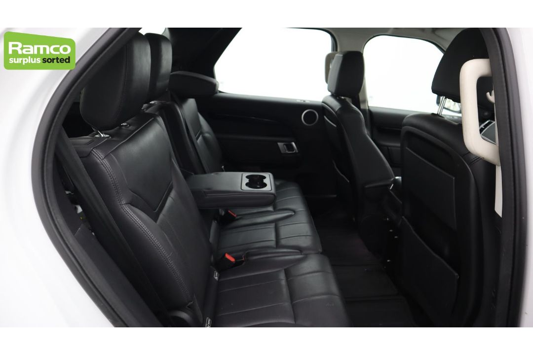 Land Rover Discovery 5 SDV6 3.0 DSE – BA68 OZN - Image 22 of 59