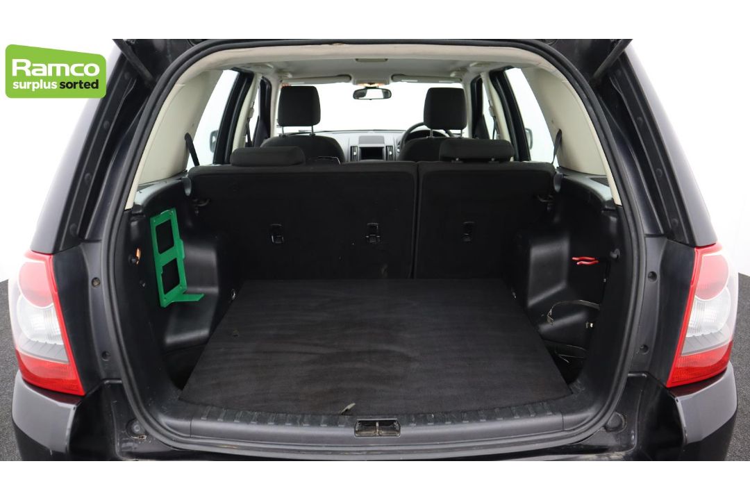 Land Rover Freelander 2 S TD4 2179CC diesel - AV09 DFZ - Black - 97684 miles - MOT 23/05/2025 - Image 26 of 57