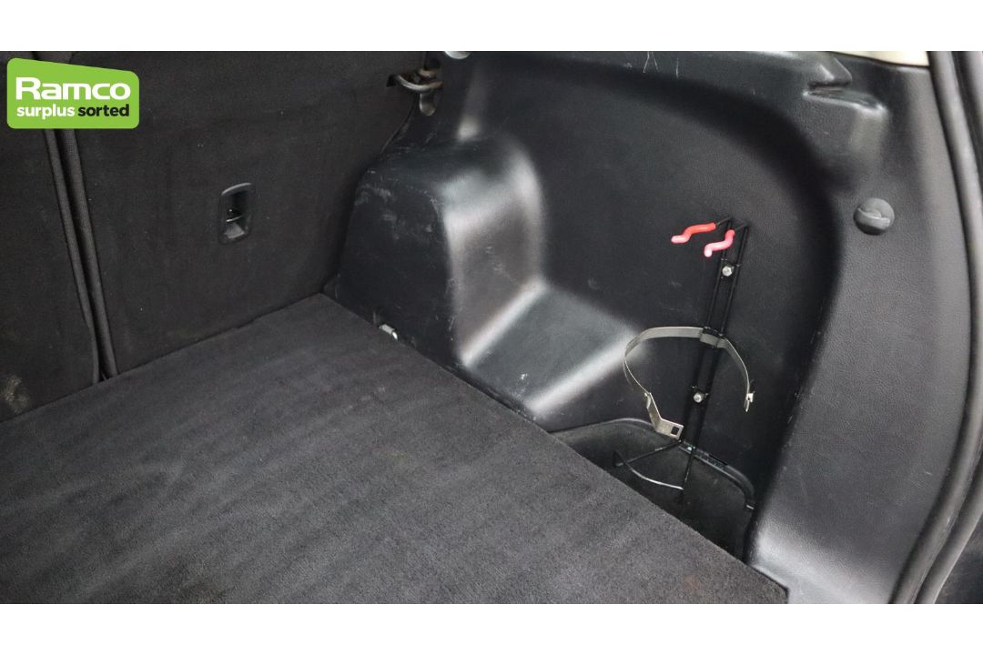 Land Rover Freelander 2 S TD4 2179CC diesel - AV09 DFZ - Black - 97684 miles - MOT 23/05/2025 - Image 27 of 57