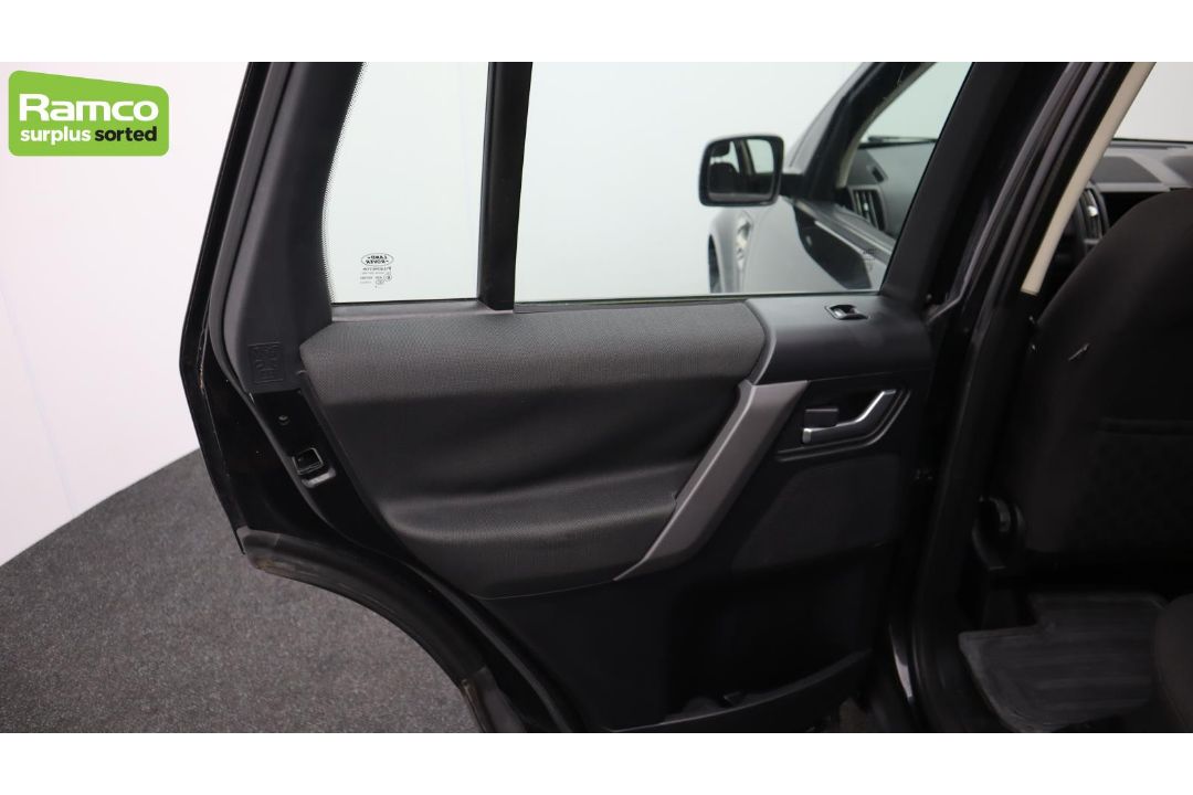 Land Rover Freelander 2 S TD4 2179CC diesel - AV09 DFZ - Black - 97684 miles - MOT 23/05/2025 - Image 31 of 57