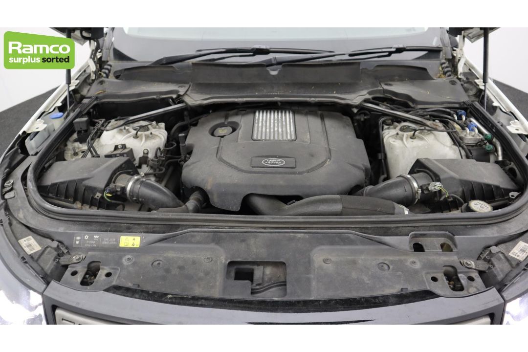 Land Rover Discovery 5 SDV6 3.0 DSE – BA68 OZN - Image 40 of 59
