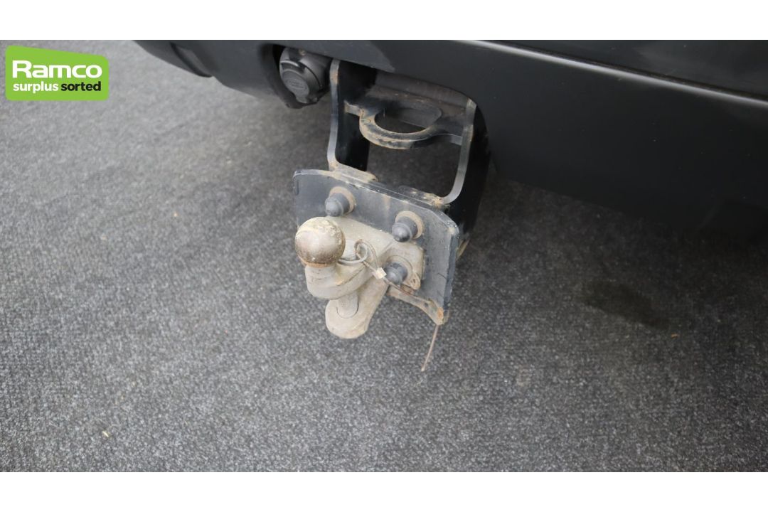 Land Rover Discovery 5 SDV6 3.0 DSE – BA68 OML - Image 25 of 57