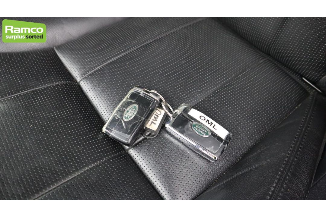 Land Rover Discovery 5 SDV6 3.0 DSE – BA68 OML - Image 35 of 57