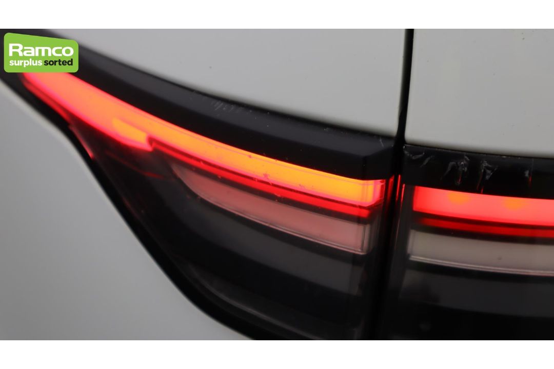 Land Rover Discovery 5 SDV6 3.0 DSE – BA68 OML - Image 54 of 57
