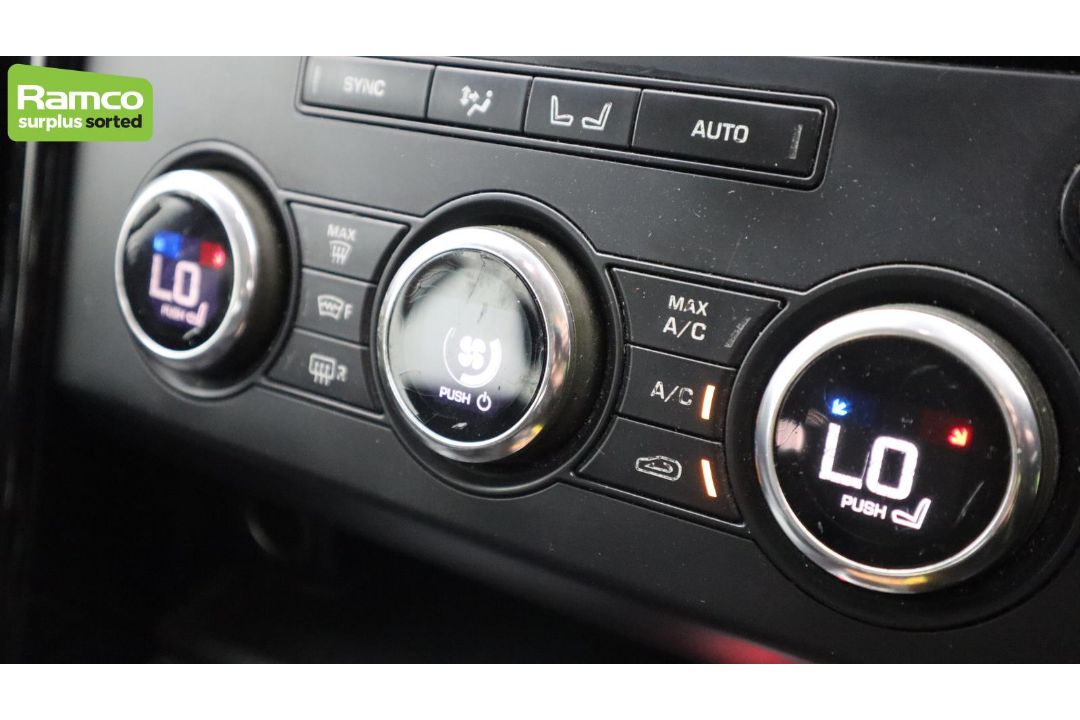 Land Rover Discovery 5 SDV6 3.0 DSE – BA68 OZN - Image 14 of 59