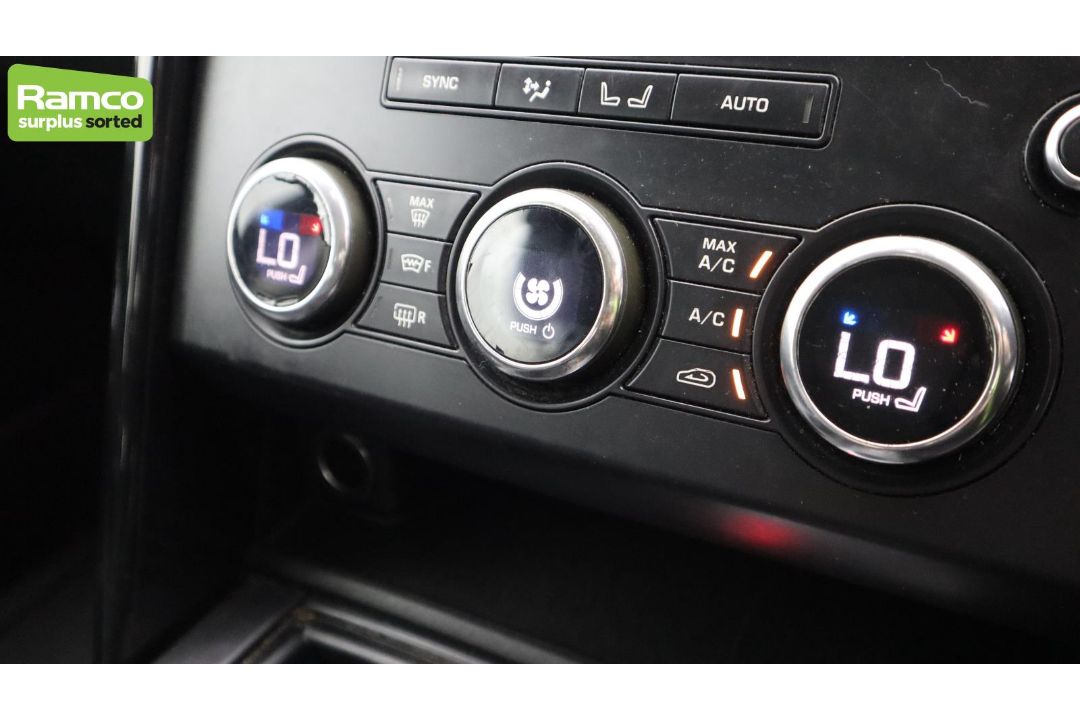 Land Rover Discovery 5 SDV6 3.0 DSE – BA68 OML - Image 15 of 57