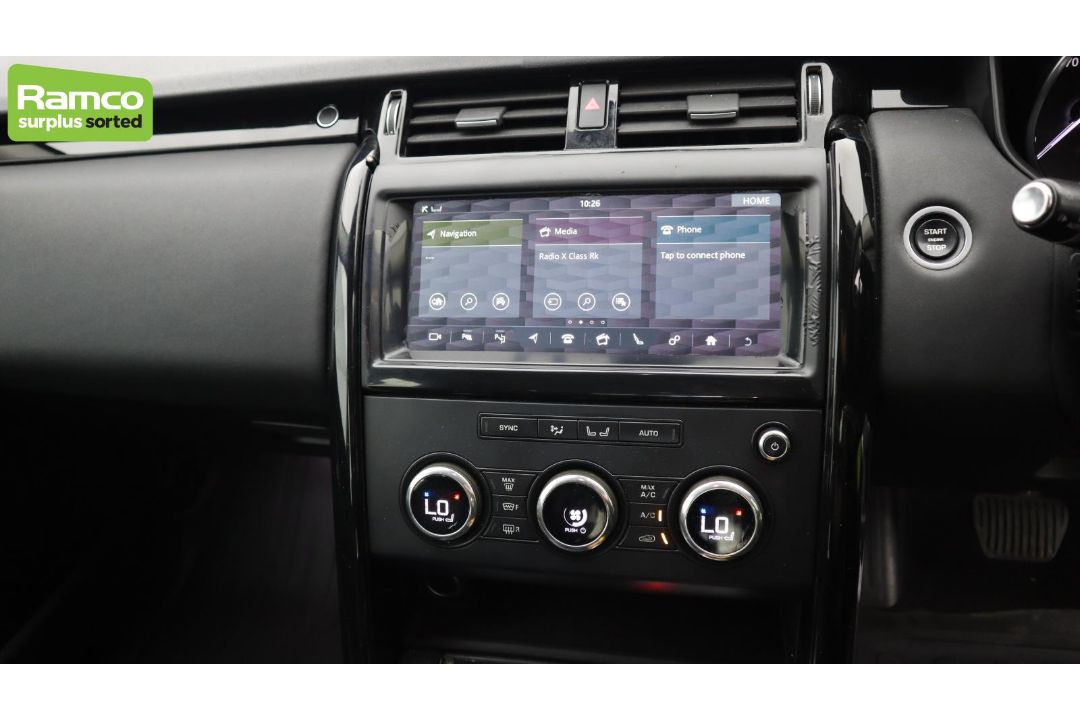 Land Rover Discovery 5 SDV6 3.0 DSE – BA68 OZN - Image 13 of 59