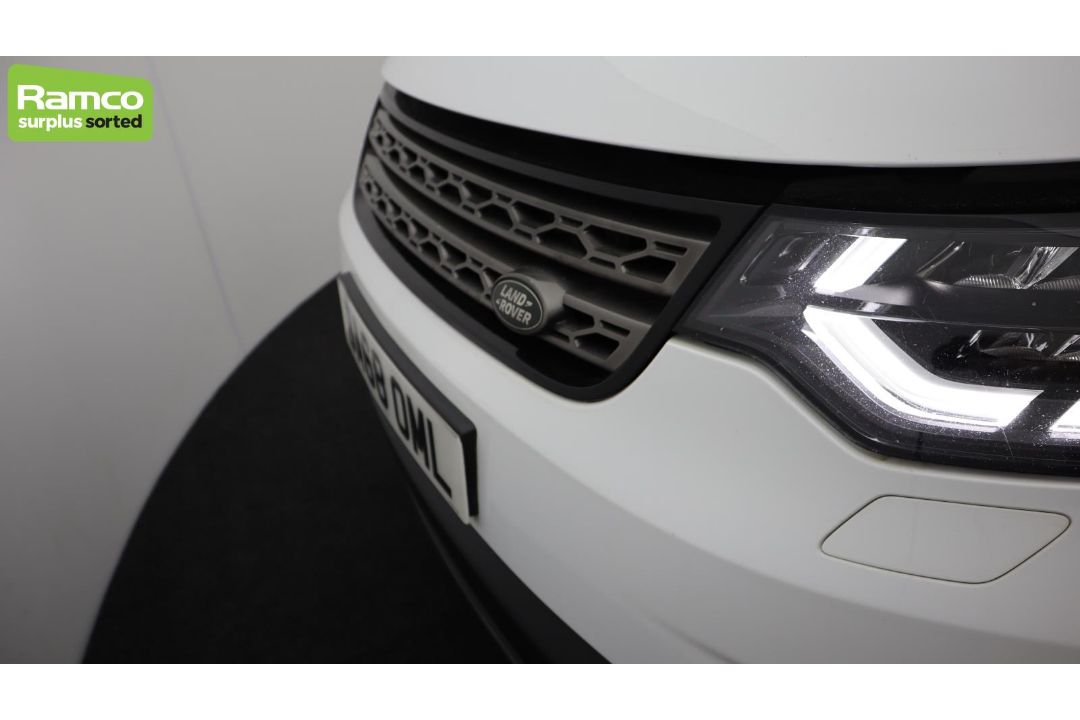 Land Rover Discovery 5 SDV6 3.0 DSE – BA68 OML - Image 39 of 57