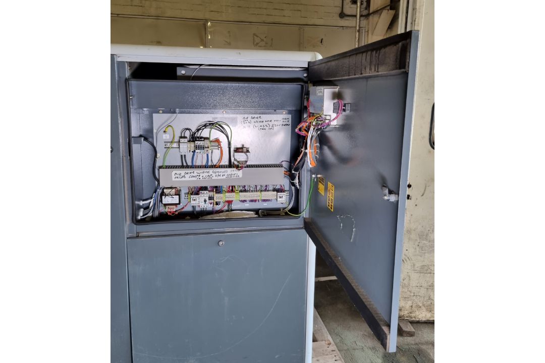 Atlas Copco ZT50 VSD FF Oil free rotary screw air compressor - full details in the description - Image 5 of 18