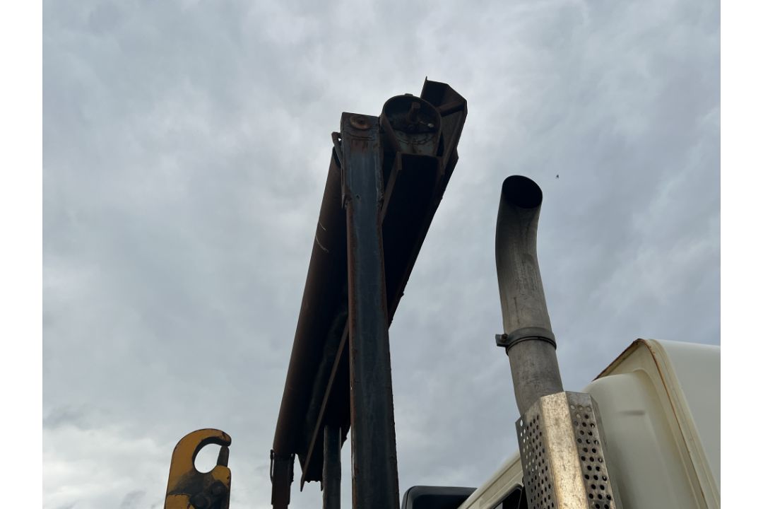 DAF CF 85.340 8x4 hook loader truck with Hyvalift hook loader - 2006 (BU06 DNN) - 267220km - Image 28 of 41
