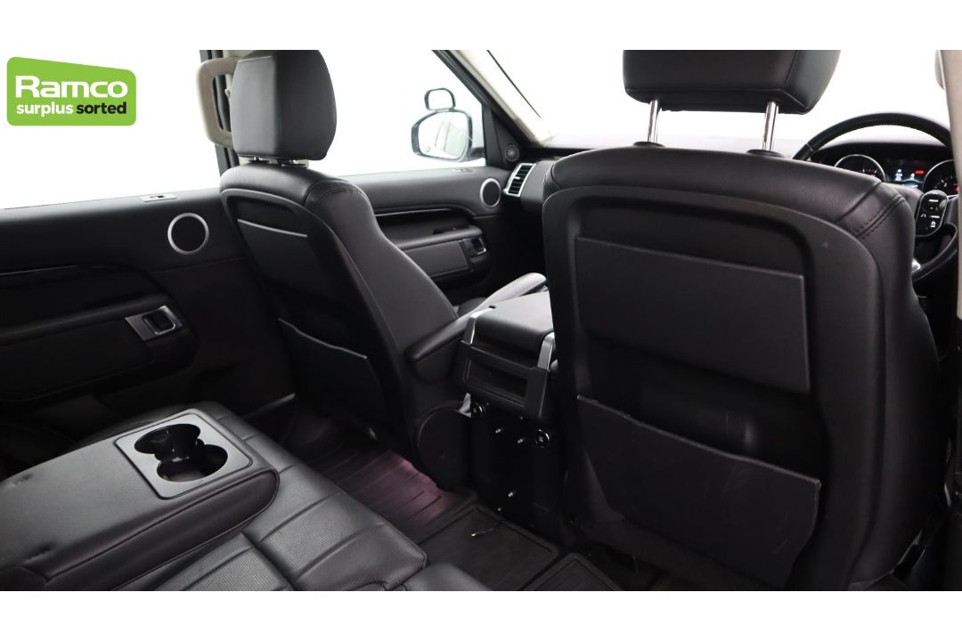 Land Rover Discovery 5 SDV6 3.0 DSE – BA68 OZN - Image 24 of 59