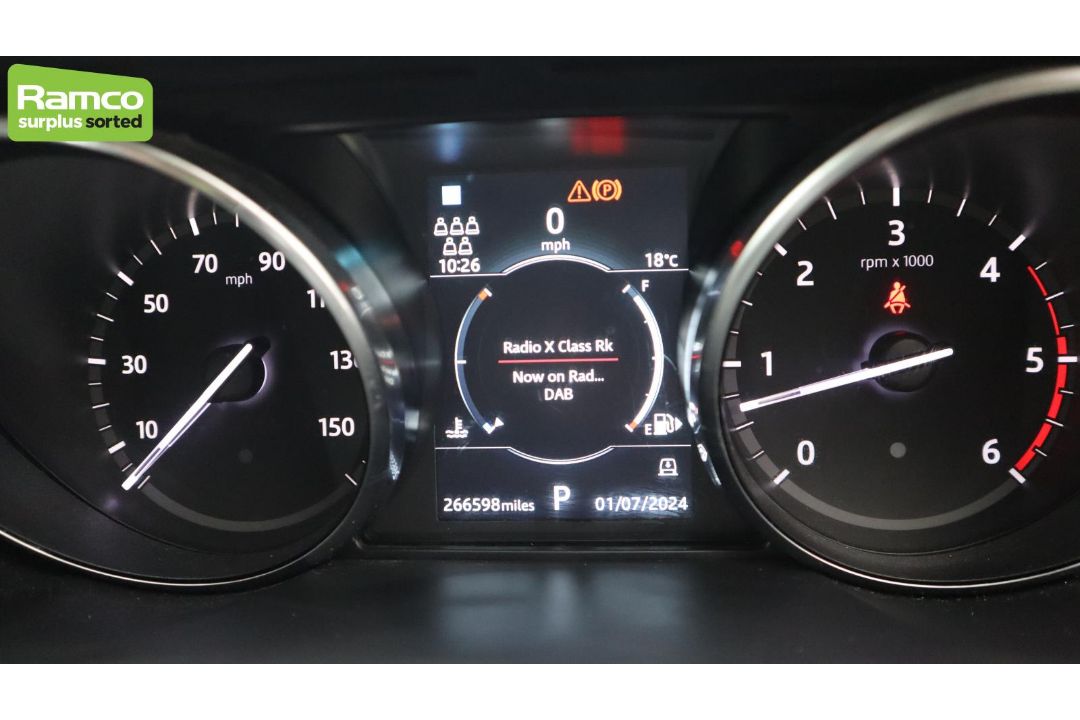 Land Rover Discovery 5 SDV6 3.0 DSE – BA68 OZN - Image 12 of 59