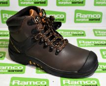 V12 VR601 Cougar hiking boots - UK 6