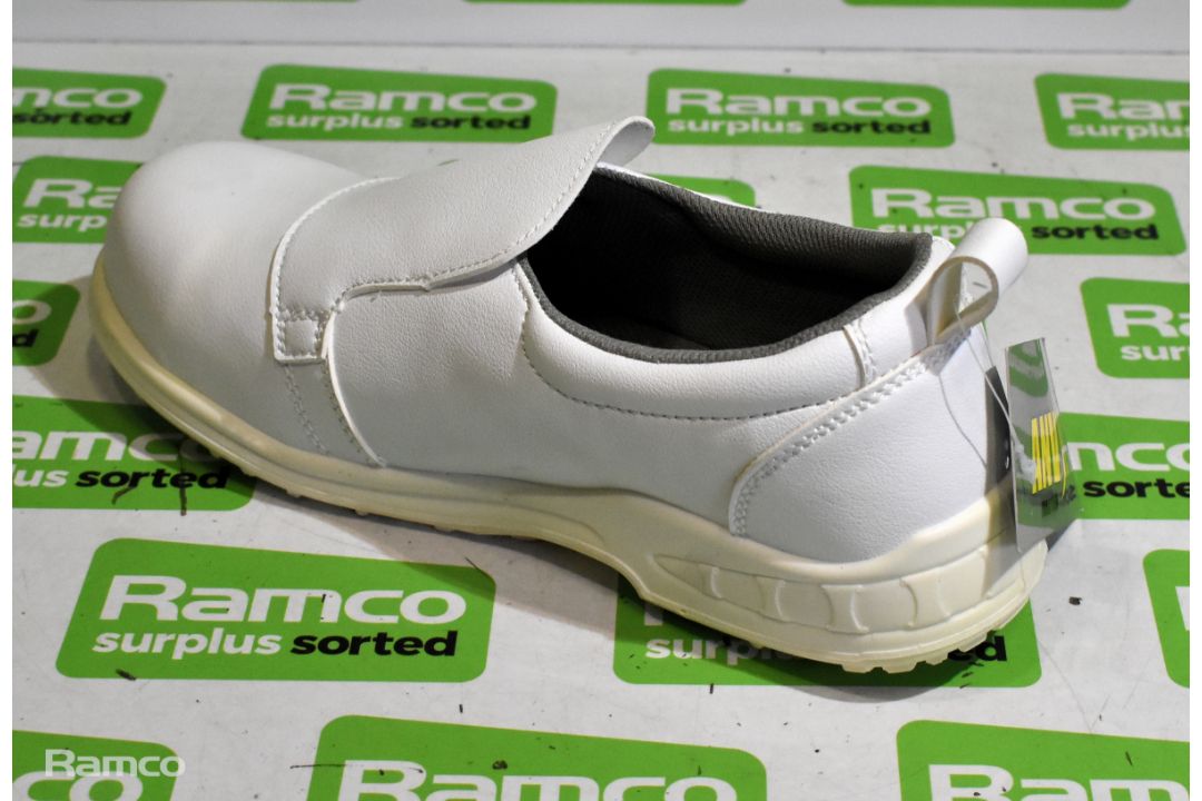 3x pairs of Anvil Traction Ontario safety shoes - UK 9 - Image 2 of 6