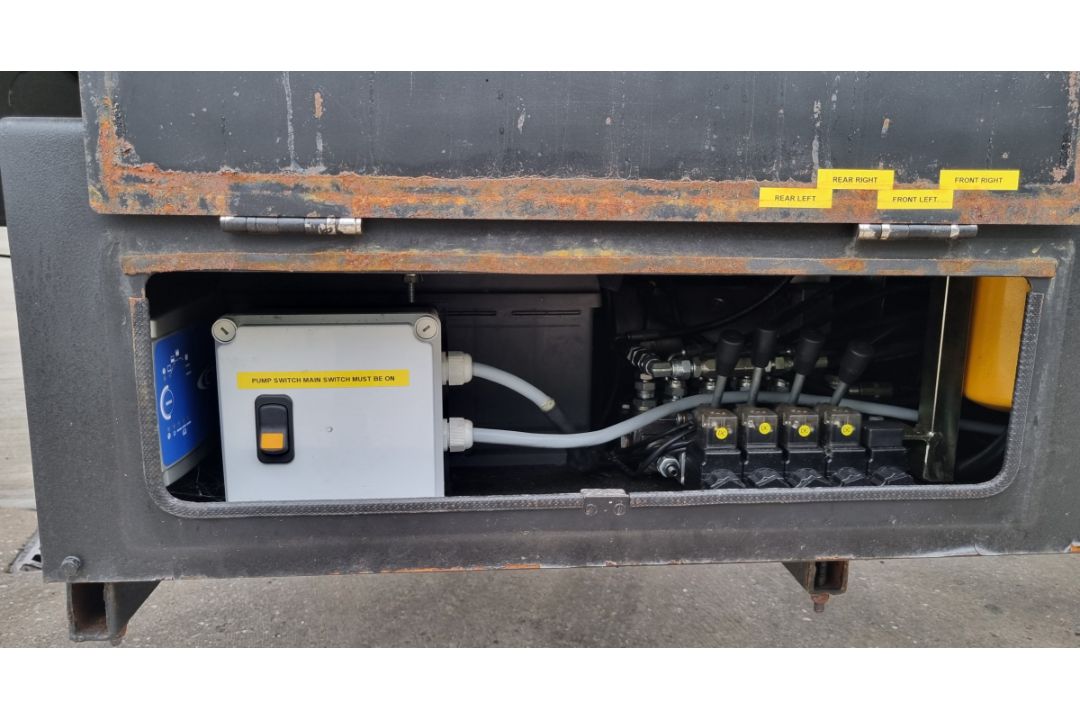 GE Seaco modified 20ft ISO container trailer with Nato hitch (NON ROAD LEGAL) - see desc. - Image 10 of 23