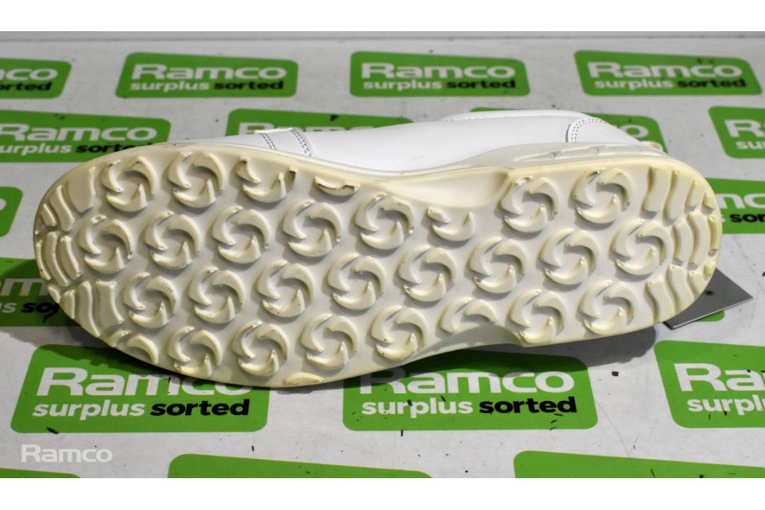 3x pairs of Anvil Traction Ontario safety shoes - UK 9 - Image 3 of 6