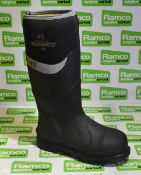 Buckbootz BBZ6000BK safety wellington boots - UK 6