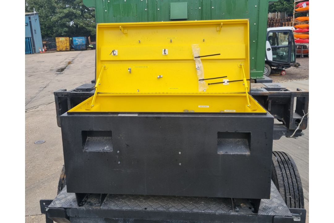GE Seaco modified 20ft ISO container trailer with Nato hitch (NON ROAD LEGAL) - see desc. - Image 14 of 23