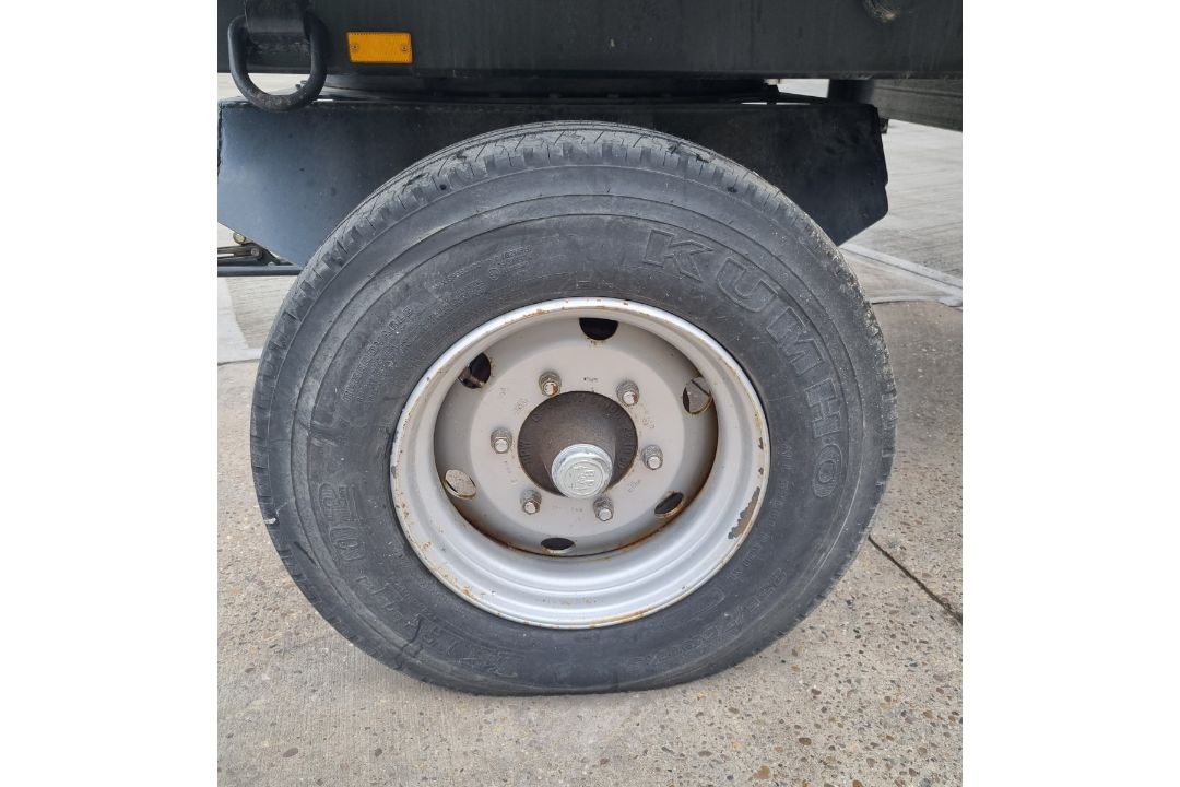 GE Seaco modified 20ft ISO container trailer with Nato hitch (NON ROAD LEGAL) - see desc. - Image 20 of 23