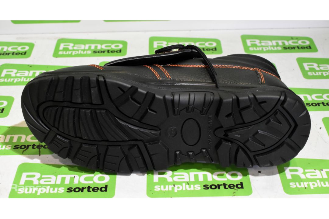 2x Safety boots & trainers - see description for full details - Image 4 of 9